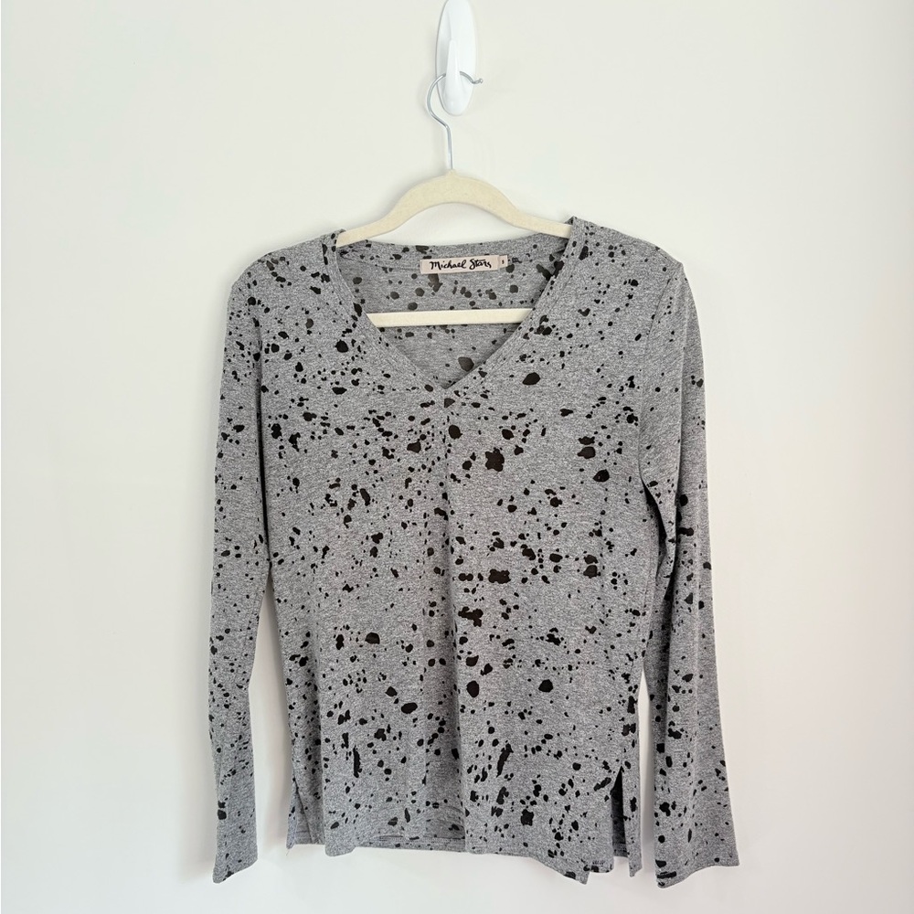MICHAEL STARS V-neck Longsleeve Splatter Print Shirt Womens Sz S Quiet Luxury